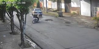 Foto: Conductor se va tras chocar a motociclista en Managua /TN8