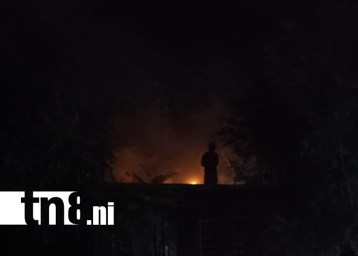 Foto: Incendio en Villa Dignidad tras robo previo en vivienda/TN8