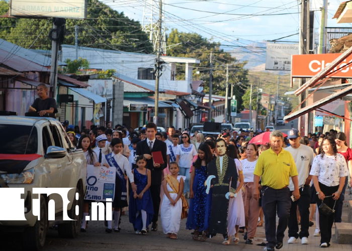 Foto: Coloridos desfiles y festivales conmemoran a Rubén Darío en todo el país/TN8