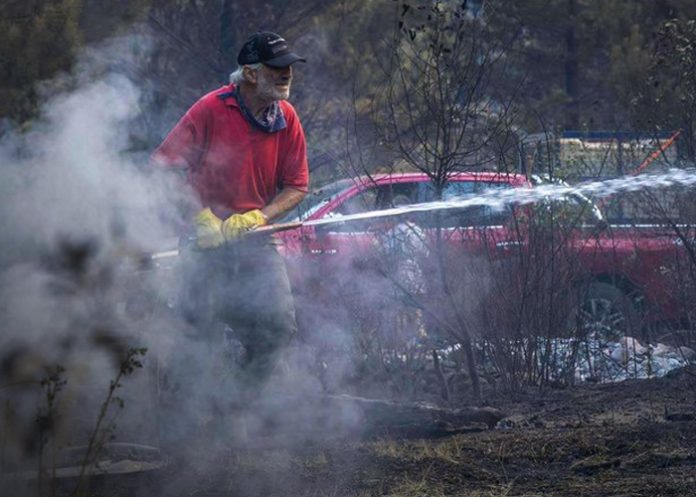 Foto: Chubut arde mientras fondos ambientales siguen retenidos/Cortesía