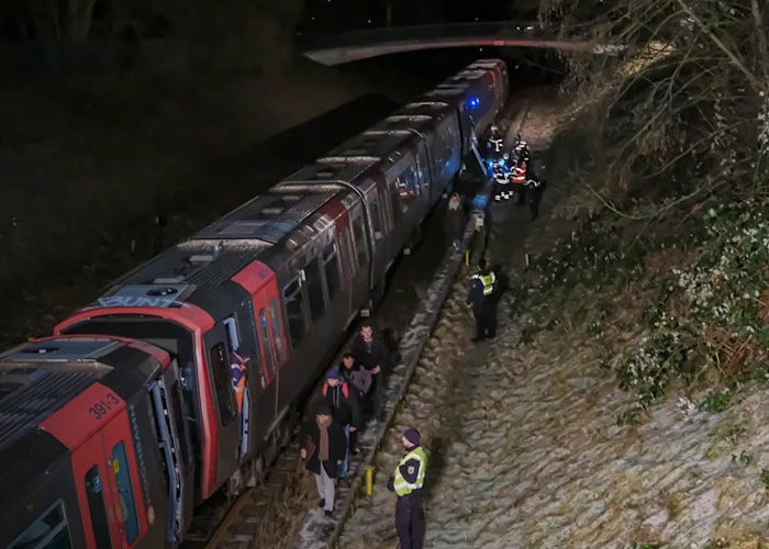 Foto: Descarrilamiento en el metro de Hamburgo, Alemania, tras exceso de velocidad / Cortesía