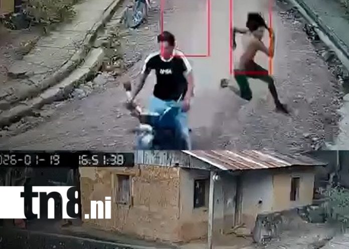 Foto: Motociclista pierde control y choca contra casa en Jinotega / TN8