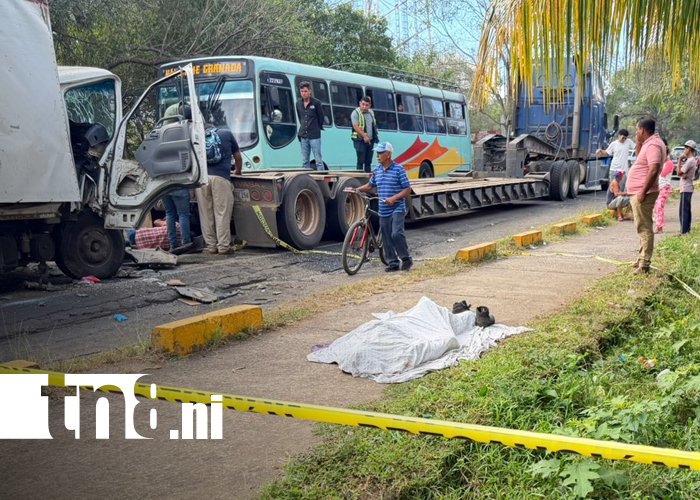 Foto: Accidente vial deja una víctima mortal y dos heridos en Carretera Granada / TN8
