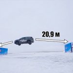 Foto: Auto chino rompe récord Guinness al volar 21 metros / Cortesía