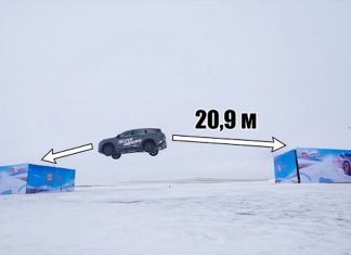 Foto: Auto chino rompe récord Guinness al volar 21 metros / Cortesía