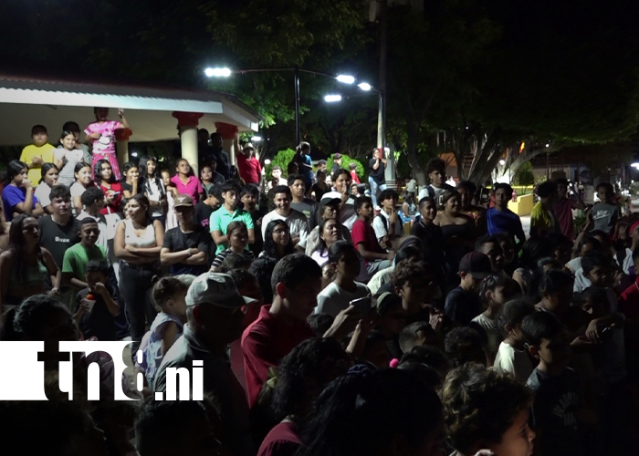 Foto: Creadores llenan de alegría el Paseo Nandaime/TN8
