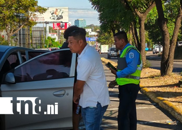 Foto: El cansancio provocó un accidente en la rotonda El Periodista/TN8 Foto: El cansancio provocó un accidente en la rotonda El Periodista/TN8