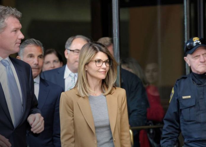 Foto: Más sobre Lori Loughlin y Mossimo Giannulli /cortesía