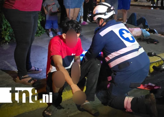 Foto: Dos jóvenes resultan lesionados tras choque entre motocicletas en San Judas, Managua/TN8