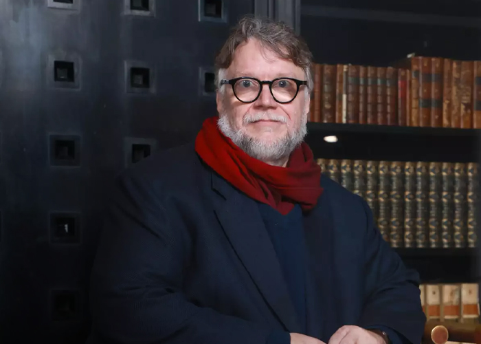 Foto: Guillermo del Toro fuera del Oscar /cortesía