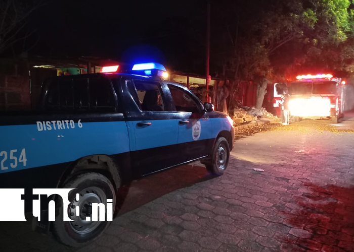 Foto: Incendio destruye bodega de materiales para piñatas en Managua/TN8