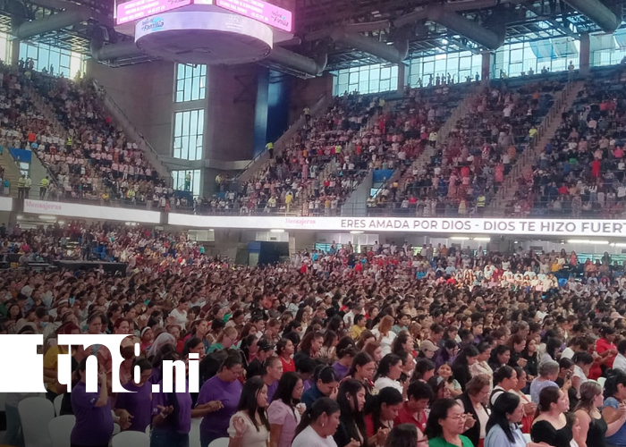 Foto: Miles de mujeres reciben mensajes de fe y esperanza en encuentro cristiano en Managua/TN8