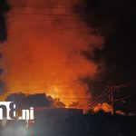 Foto: Incendio destruye por completo establecimiento de polines/TN8