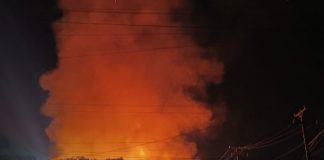 Foto: Incendio destruye por completo establecimiento de polines/TN8