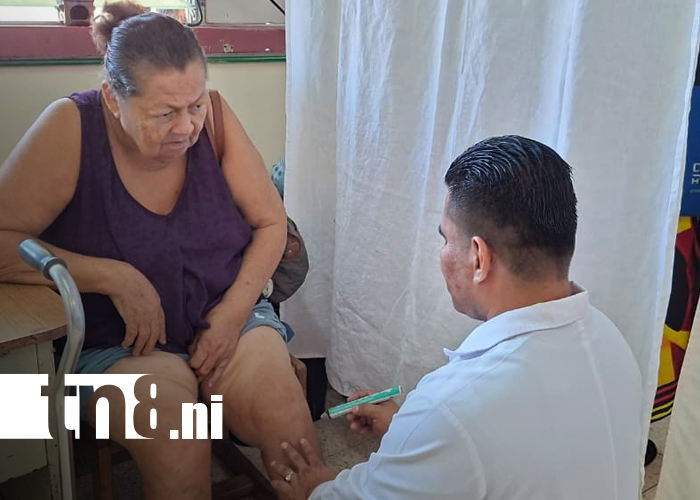 Foto: Mega Feria de Especialidades atiende a miles de pacientes en Granada/TN8