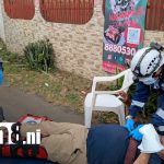 Foto: Motociclista impacta microbús al atender su celular en Managua / TN8
