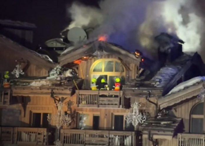 Foto: Incendio sin víctimas, pero con graves daños materiales en hotel Aples, Francia / Cortesía