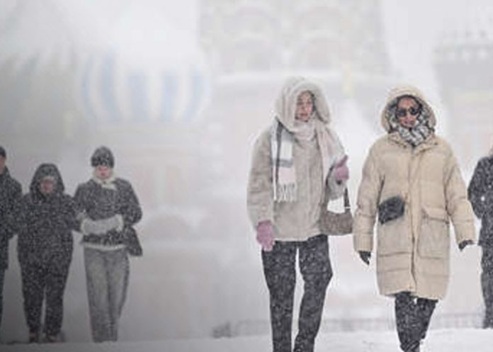 Foto: Moscú enfrenta tormenta de nieve histórica que complica seriamente la movilidad / Cortesía