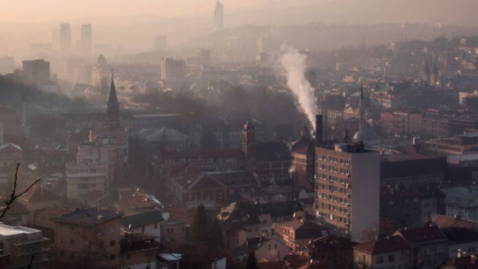 Foto: Emergencia ambiental en Sarajevo por niveles extremos de polución /Cortesía