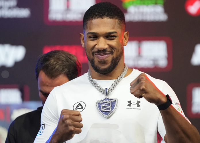 Anthony Joshua se quedará en Nigeria