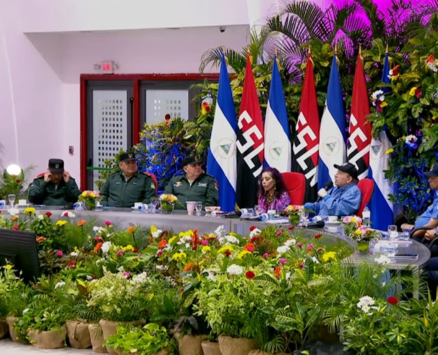 Foto: Comandante Daniel Ortega en acto de graduación de cadetes de la Policía Nacional
