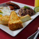 Foto: Claro Club y Las Brasas con 2x1 en desayunos / Cortesía
