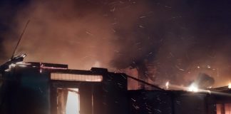 Foto: Cuatro negocios reducidos a cenizas tras incendio en la madrugada en Siuna/ TN8