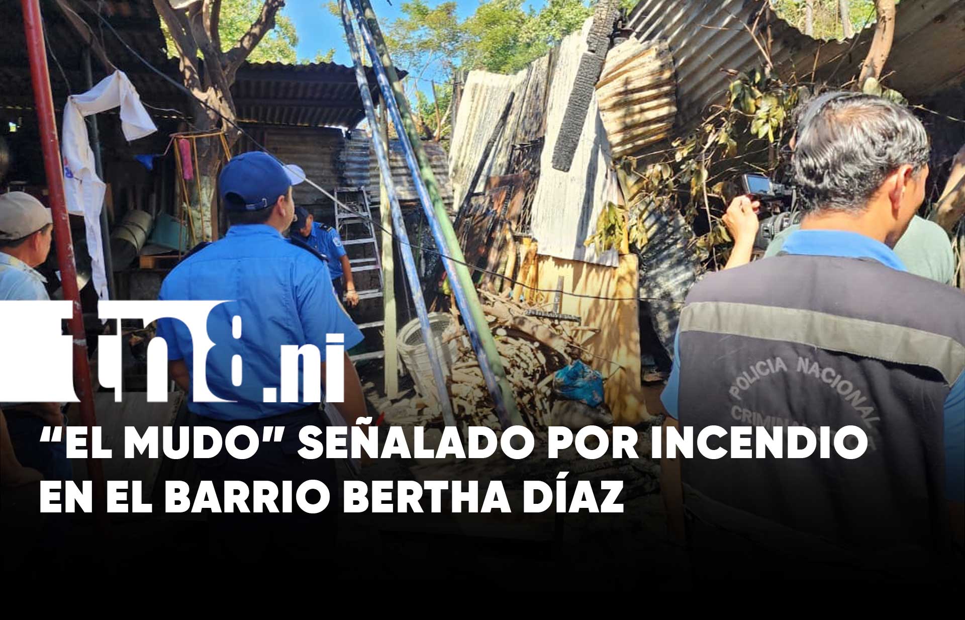 Quema de basura desata incendio en una vivienda ubicada en el barrio ...
