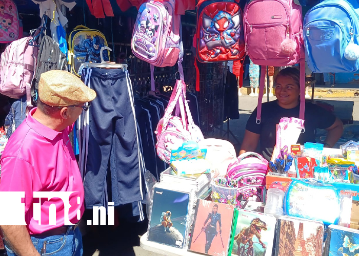 Foto: Feria Escolar en el Mercado Mayoreo con ofertas poderosas /TN8