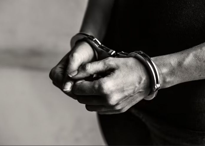 Foto: Adolescente arrestado tras homicidio en Santa Ana Norte /TN8