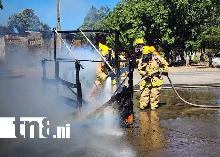 Foto: Preparación de bomberos en Villa Progreso / TN8