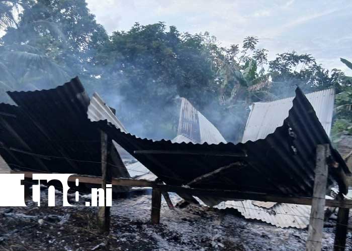 Foto: Incendio provocado en una vivienda de Bluefields / TN8