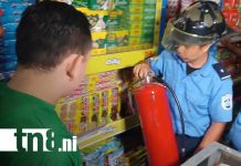 Foto: Inspección de los bomberos en el Mercado Mayoreo / TN8