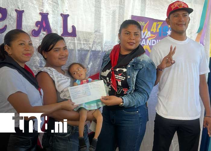 Foto: Entrega de bonos escolares en Nicaragua / TN8