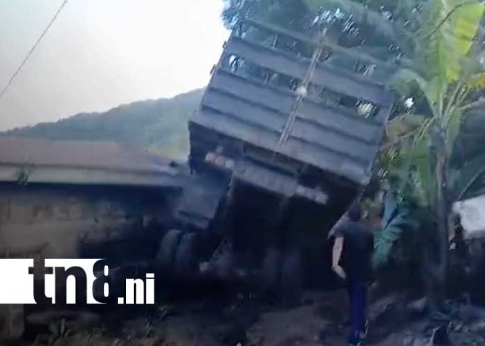 Foto: Fuerte accidente de tránsito en la Cuesta El Plomo, Managua / TN8