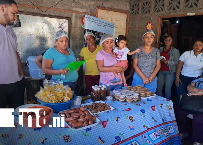 Foto: Capacitación con mujeres emprendedoras de Ometepe / TN8