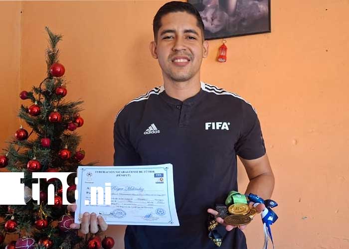 Foto: Róger Meléndez, árbitro FIFA, originario de Granada / TN8