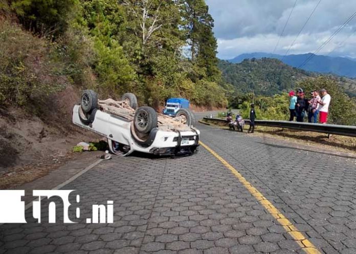 Foto: Vuelco de camioneta en Quilalí, Nueva Segovia / TN8 Foto: Vuelco de camioneta en Quilalí, Nueva Segovia / TN8