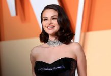 Foto: El “Miren, comadres” llega a Rare Beauty con Selena Gomez / Cortesía
