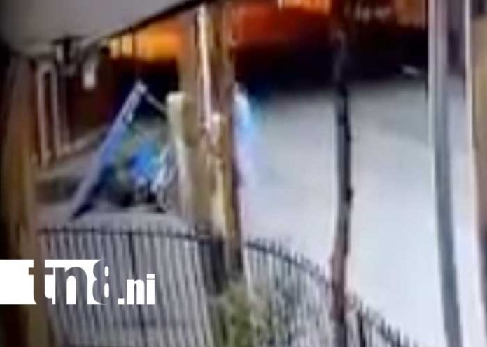 Foto: Accidente de moto con caponera en Managua / TN8