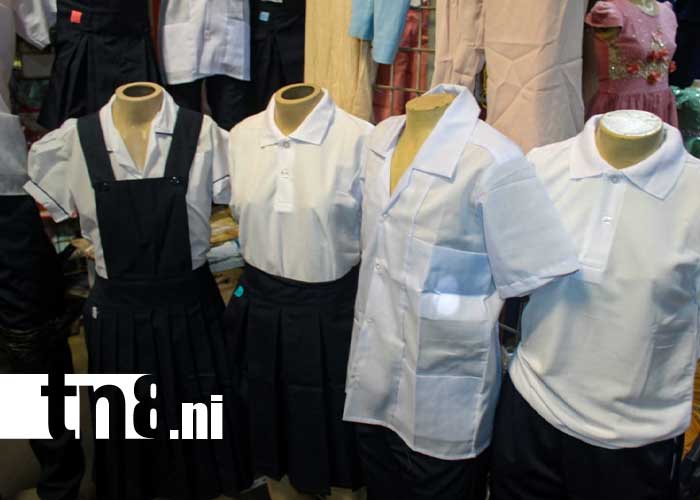 Foto: Productos escolares en mercados de Masaya / TN8