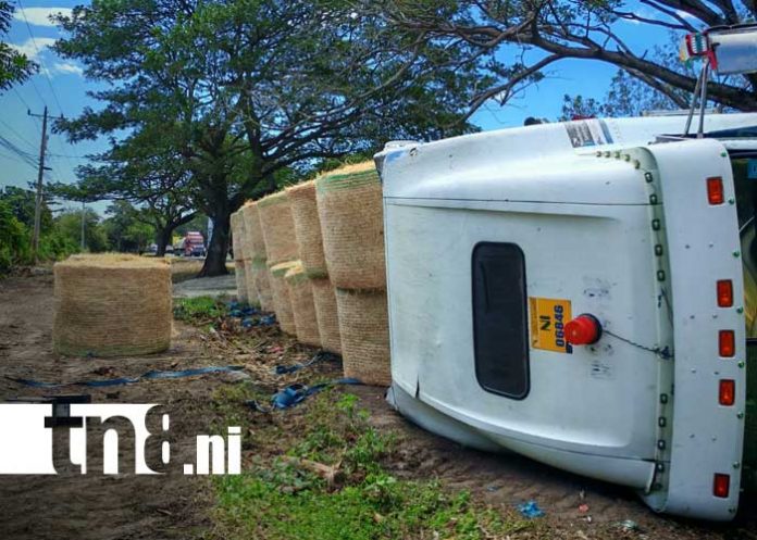 Foto: Fuerte accidente de tránsito en Rivas / TN8 Foto: Fuerte accidente de tránsito en Rivas / TN8