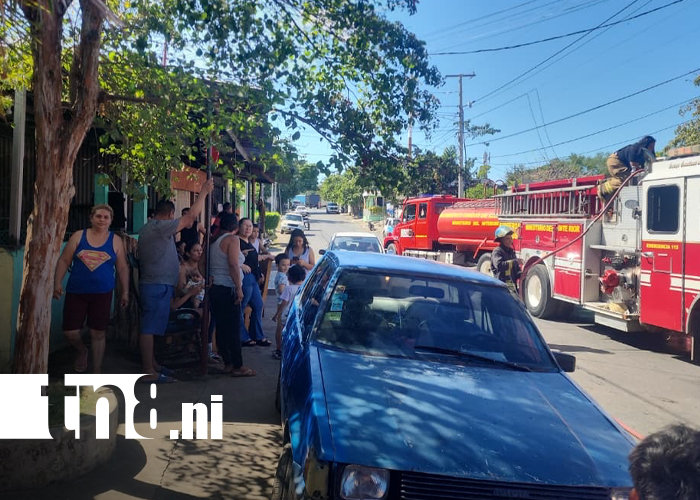 Foto: Quema de basura arrasa con vivienda en un barrio de Managua / TN8