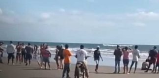 Foto: Olas en playa Huehuete, arrastran a jóvenes en Carazo / TN8
