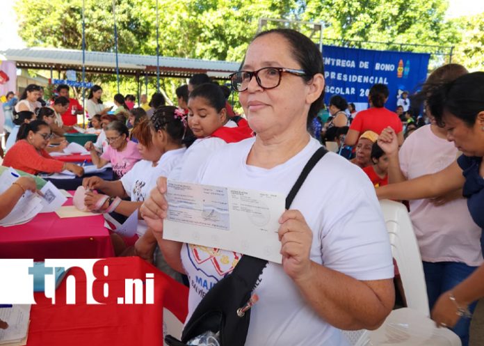 Foto: Apoyo económico llega a familias del colegio 14 de Septiembre /TN8