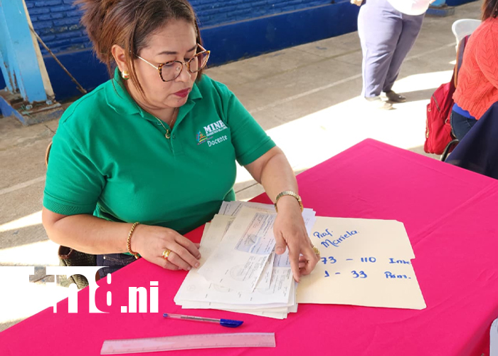 Foto: Apoyo económico llega a familias del colegio 14 de Septiembre /TN8