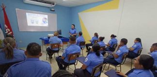 Foto: Servidores públicos de Migración y Extranjería se capacitan en roles de género en Nicaragua / TN8