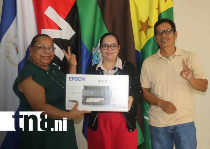 Foto: Inversión en equipos para la URACCAN del Caribe Norte / TN8