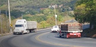 Foto: Chequeo mecánico de vehículos en Nicaragua, sobre todo en cada camión / TN8