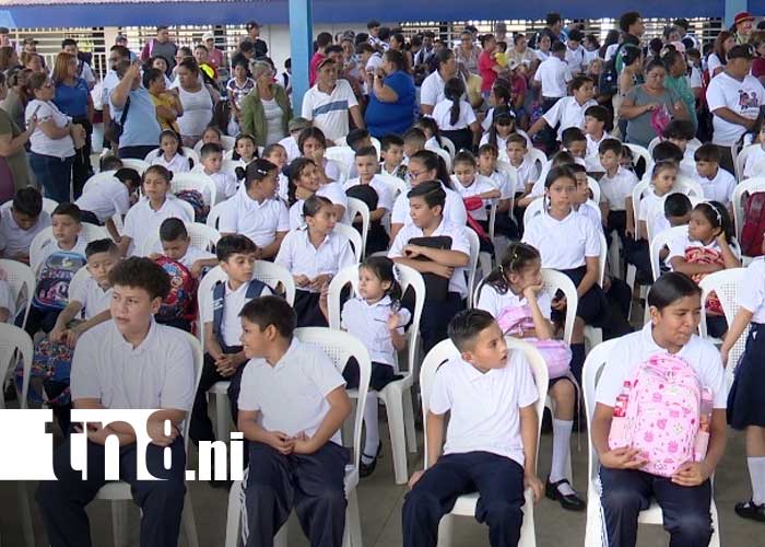 Foto: Clases vespertinos en colegios de Managua / TN8